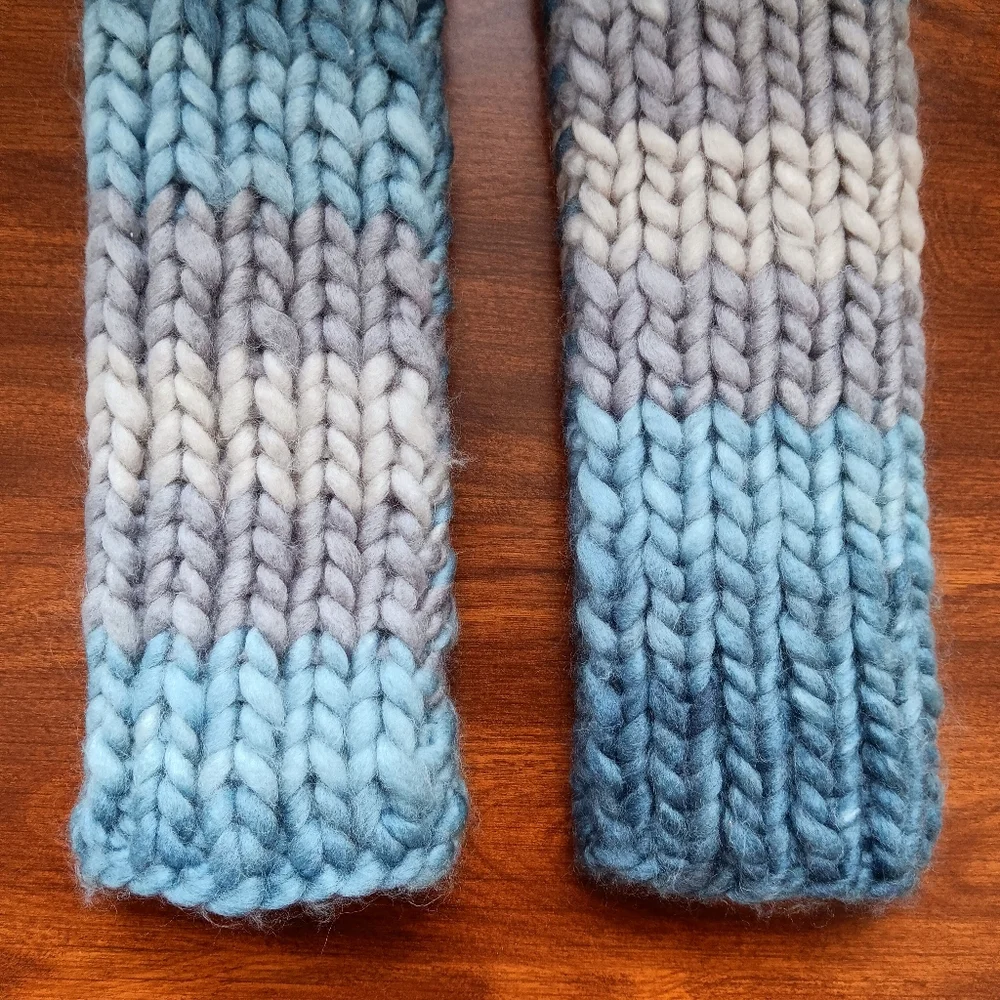 Hand Crafted Handknit Womens Blue Chunky Knit Striped Wool Blend Legwarmers OSFM